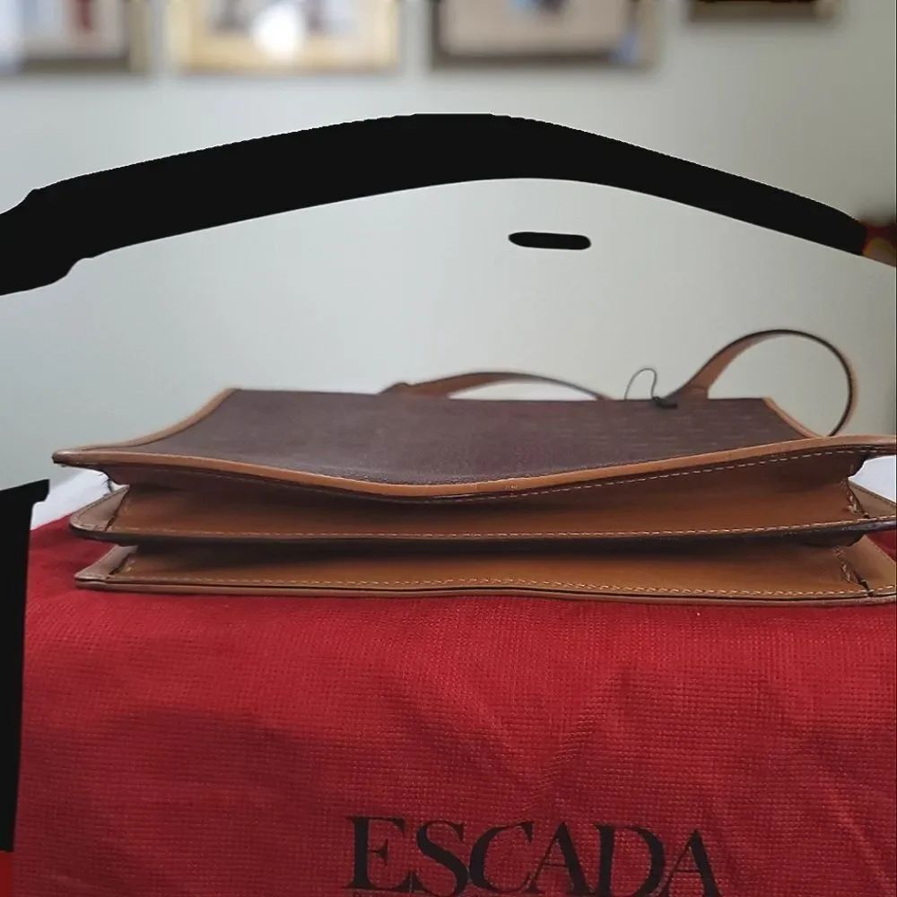 ESCADA  - Picture 6 of 10